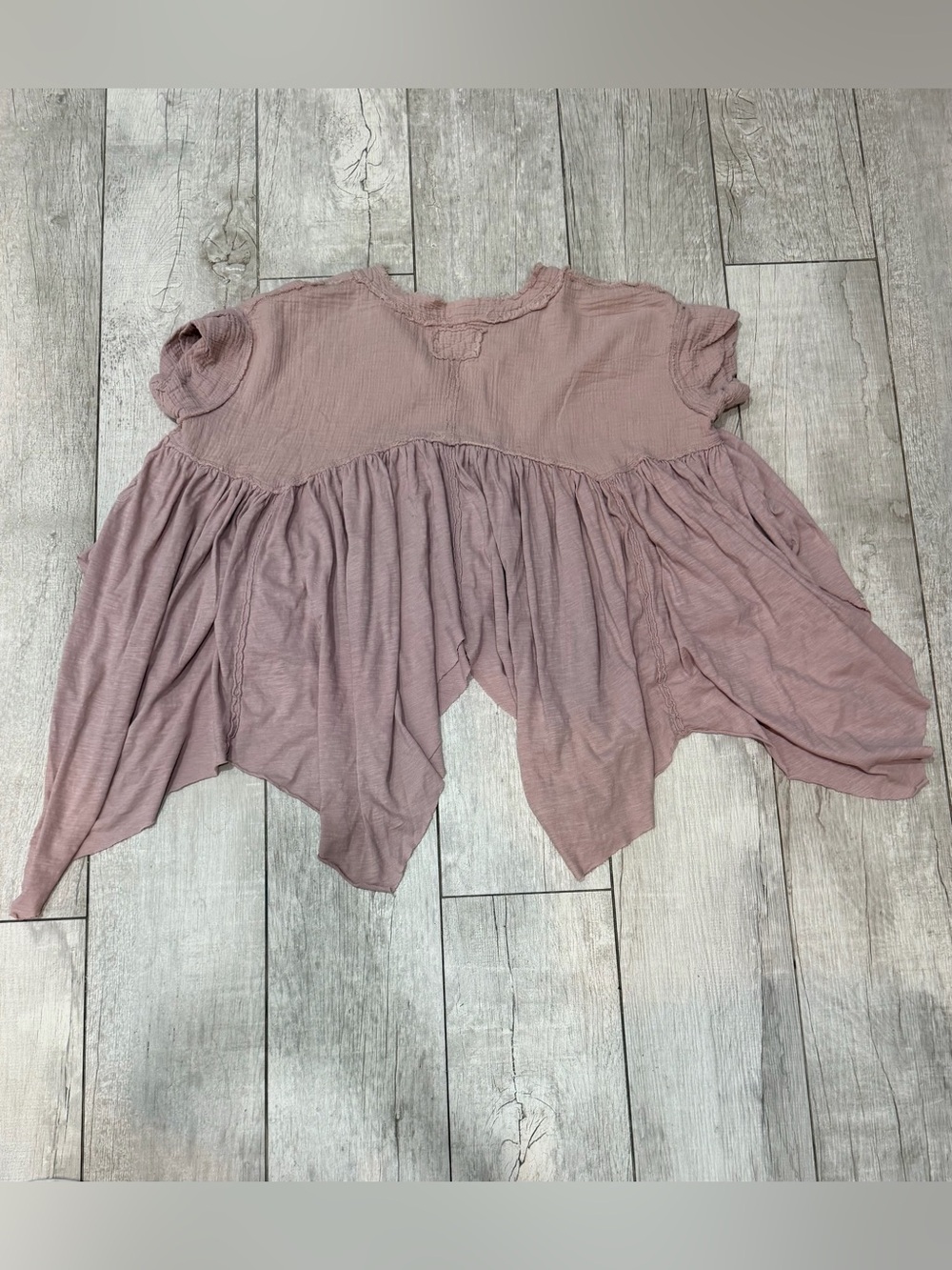 Free People Sugar Rush Babydoll Top XS Mauve Oversized Boho Handkerchief EUC - Picture 4 of 9